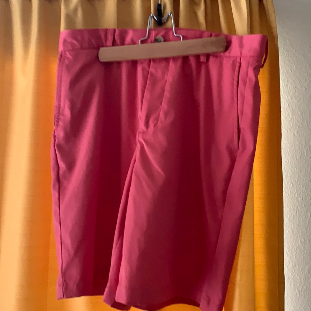 Vineyard vines size 32 links shorts